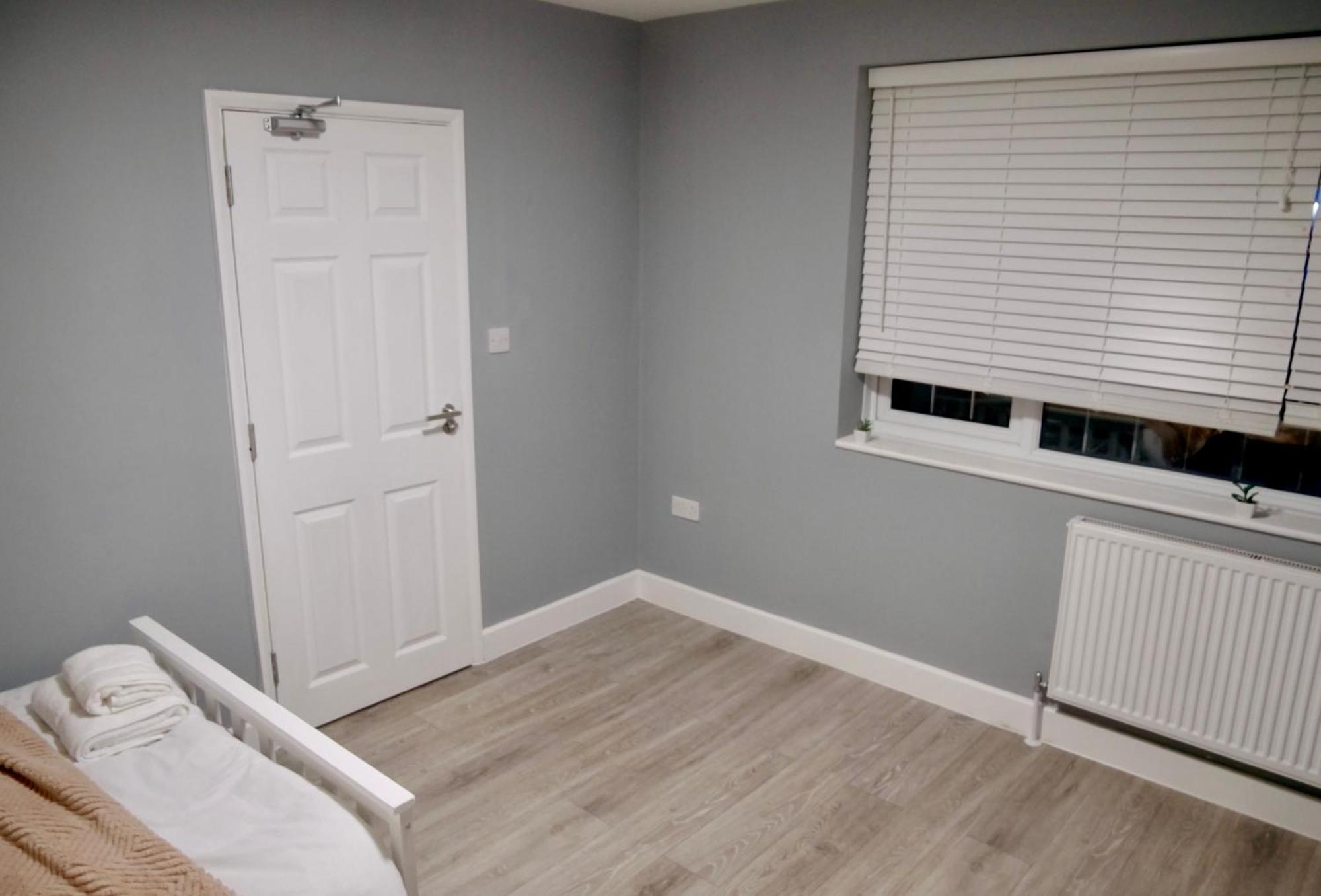 Cosy En-suite Double Room1 Heathrow